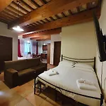 Pietra Maula Farm stay Castelraimondo