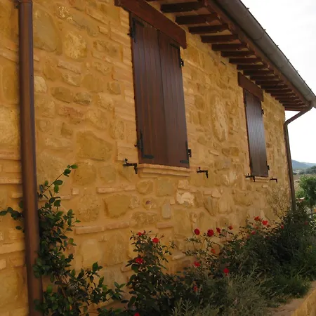 Pietra Maula ファームステイ Castelraimondo