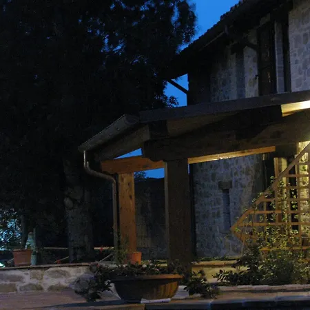 Pietra Maula Vakantieboerderij Castelraimondo